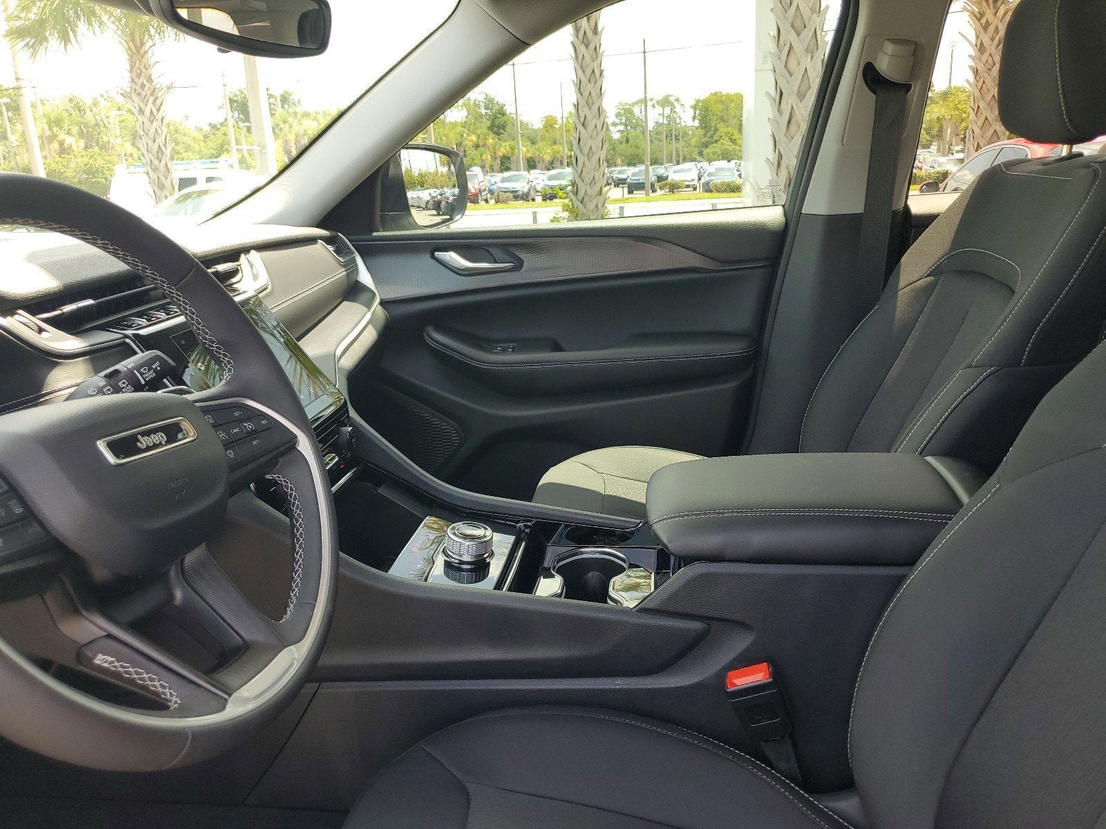 2023 Jeep Grand Cherokee Laredo