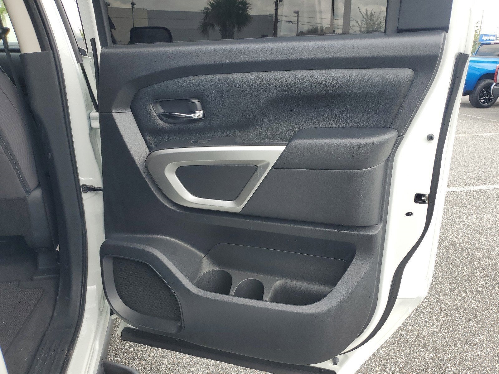 2021 Nissan Titan SV