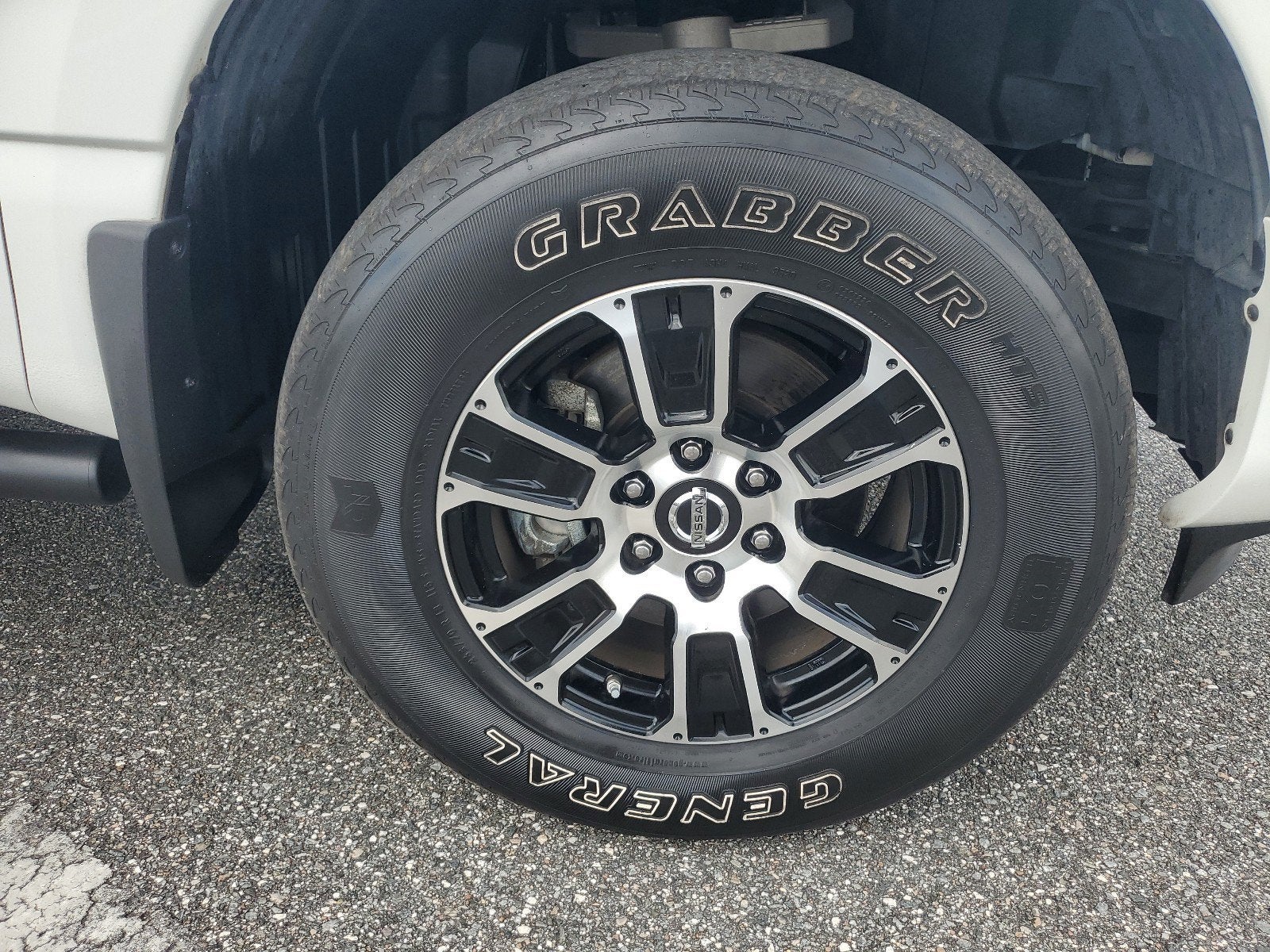 2021 Nissan Titan SV