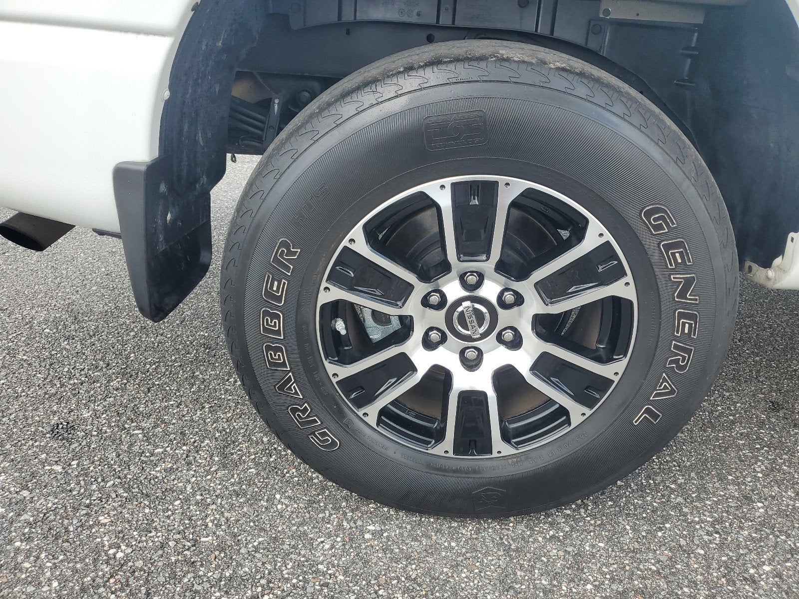 2021 Nissan Titan SV