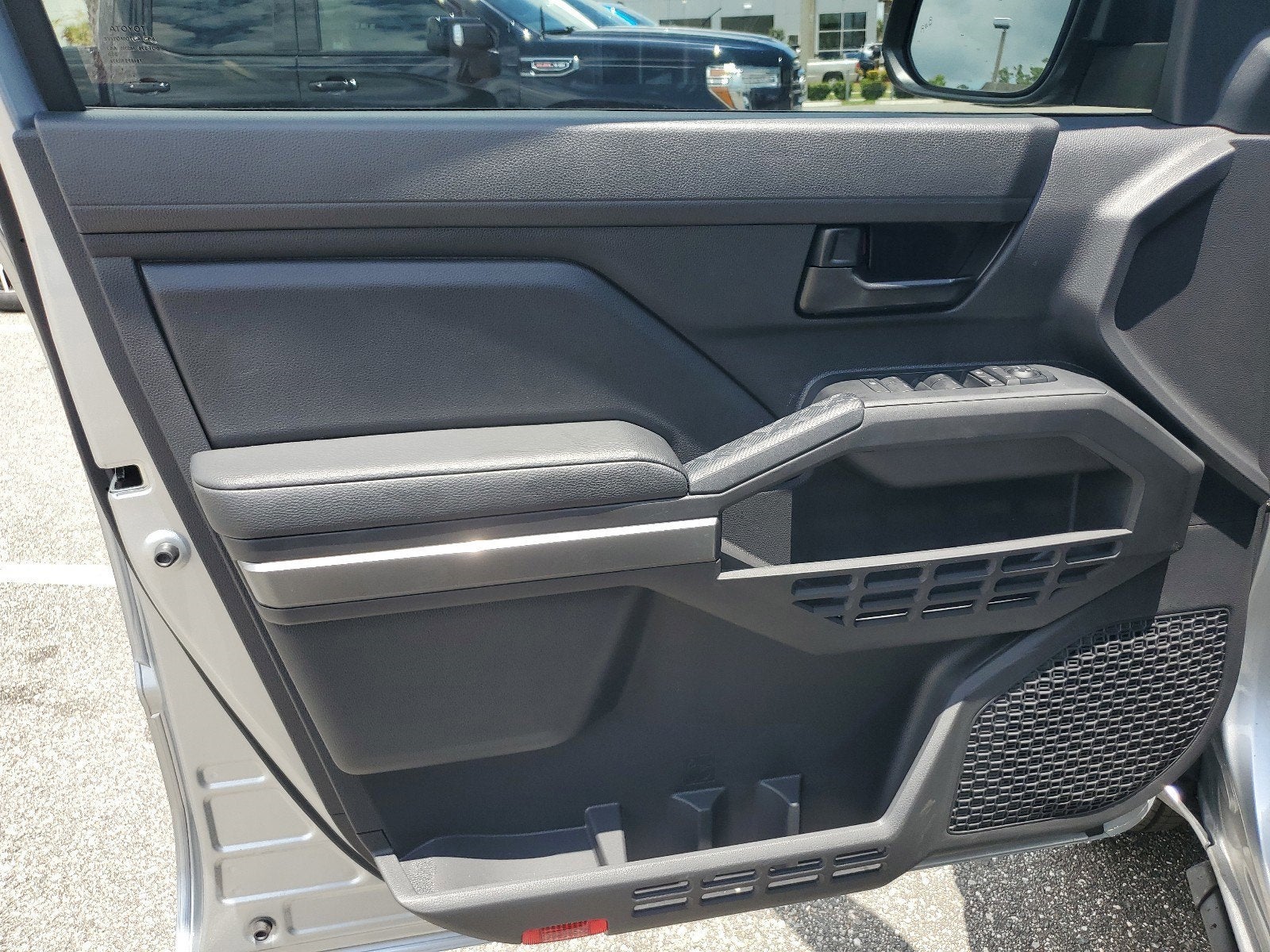 2024 Toyota Tacoma 4WD SR5