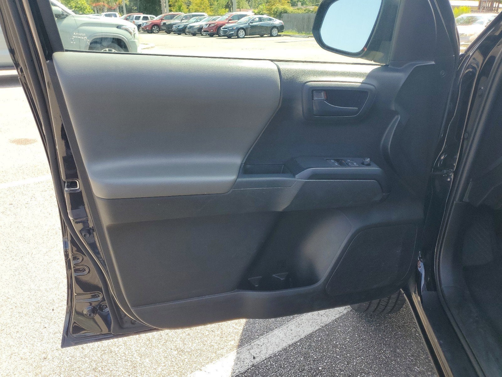 2022 Toyota Tacoma 4WD SR