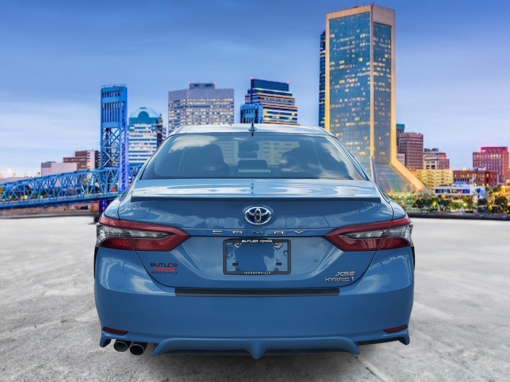 2023 Toyota Camry Hybrid XSE