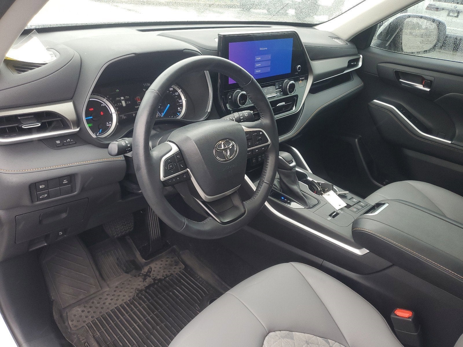 2023 Toyota Highlander Hybrid Bronze Edition