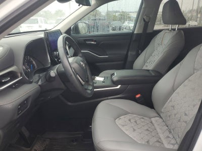 2023 Toyota Highlander Hybrid Bronze Edition