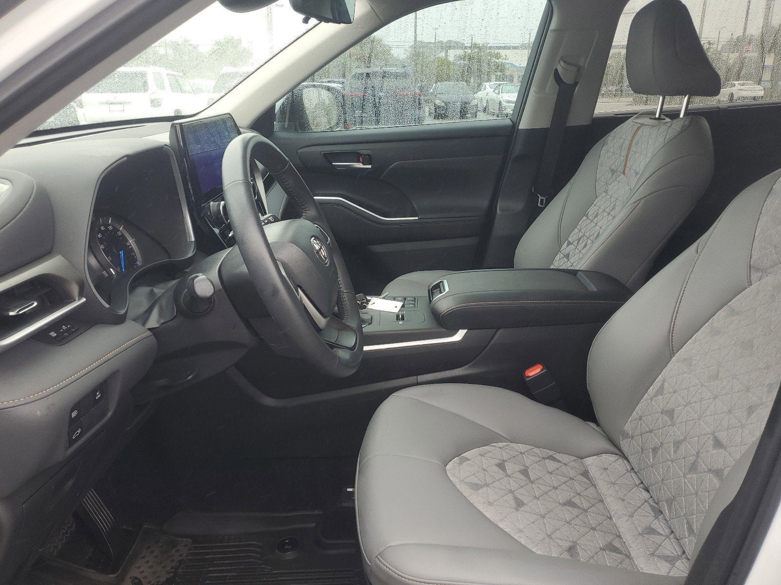 2023 Toyota Highlander Hybrid Bronze Edition