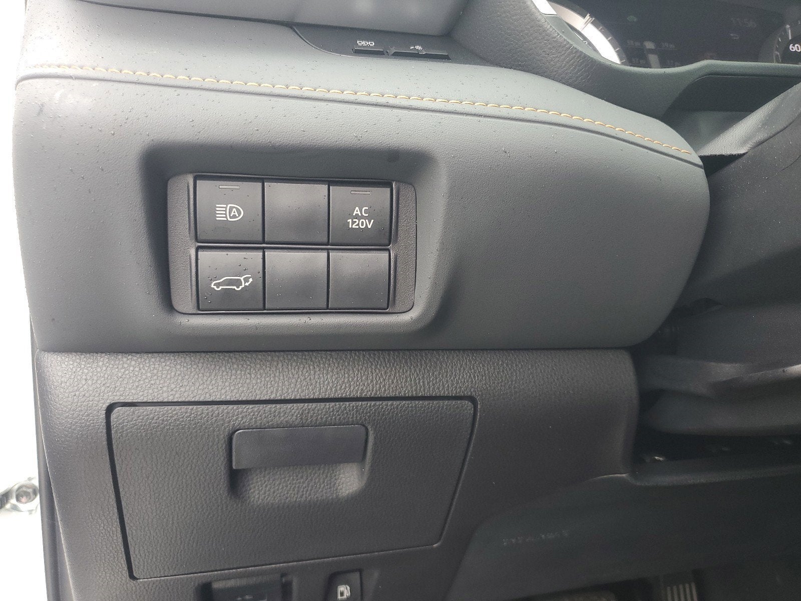 2023 Toyota Highlander Hybrid Bronze Edition