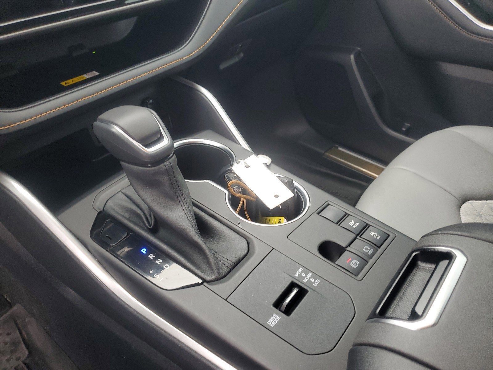 2023 Toyota Highlander Hybrid Bronze Edition