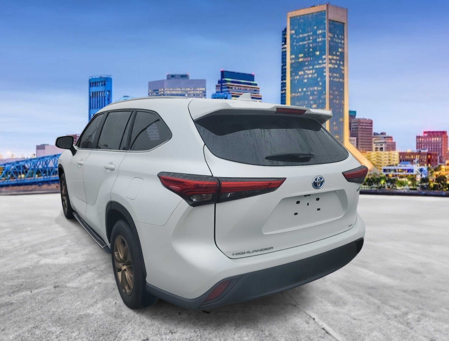 2023 Toyota Highlander Hybrid Bronze Edition