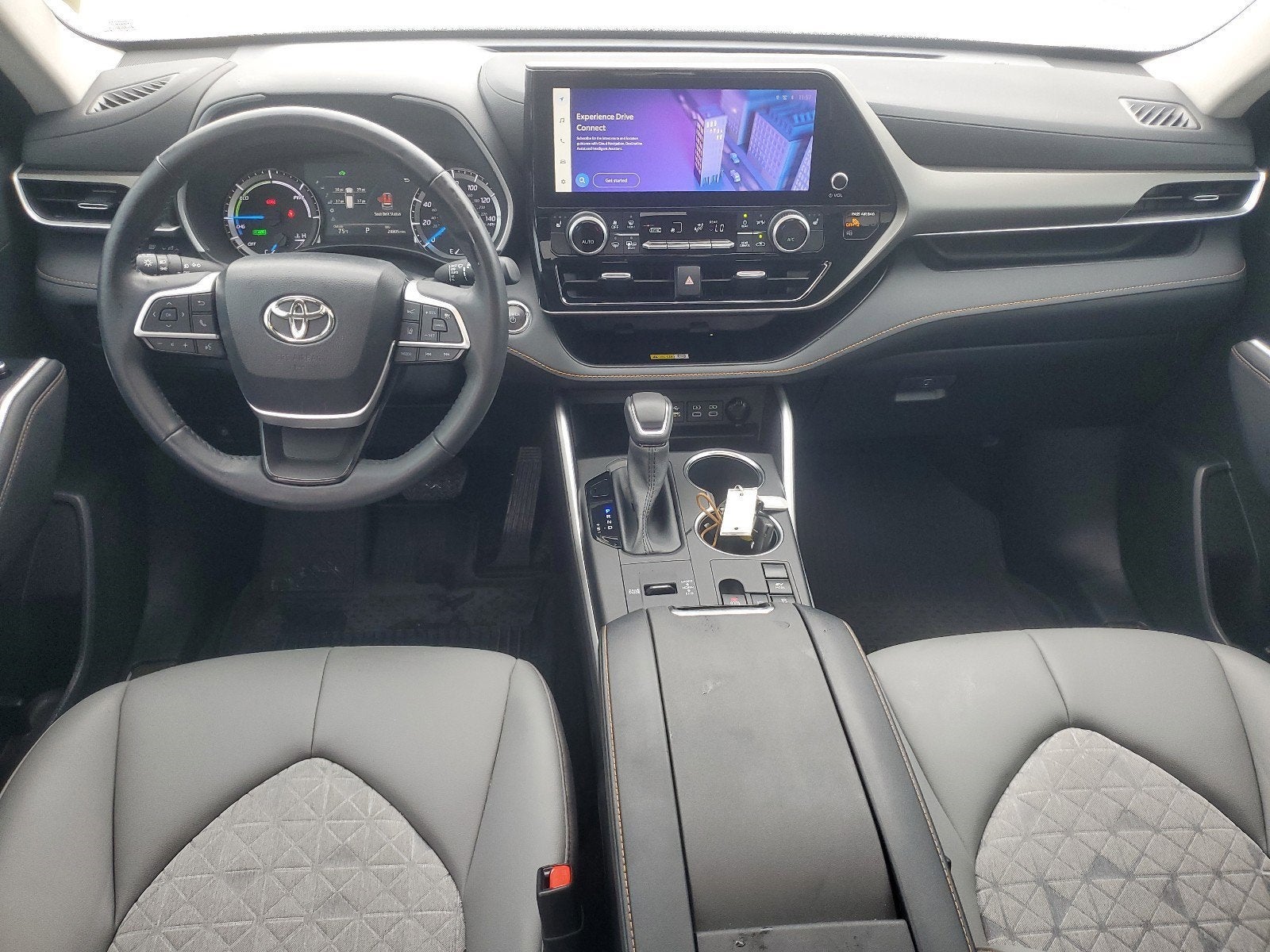 2023 Toyota Highlander Hybrid Bronze Edition