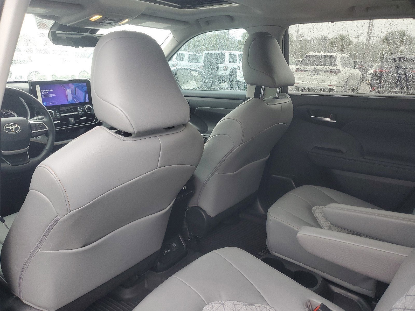 2023 Toyota Highlander Hybrid Bronze Edition