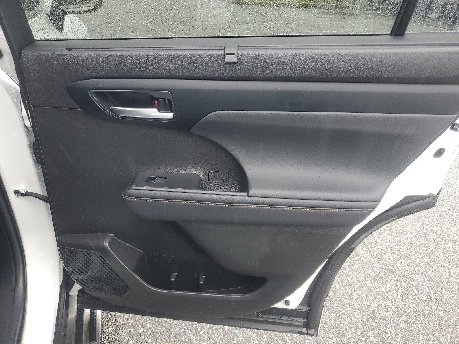 2023 Toyota Highlander Hybrid Bronze Edition