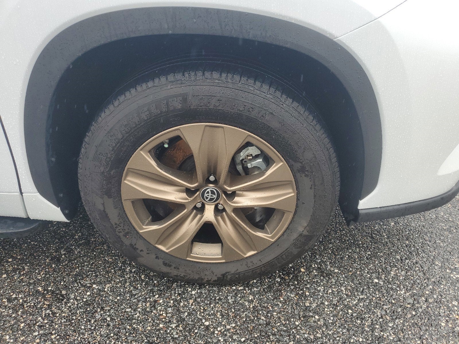 2023 Toyota Highlander Hybrid Bronze Edition