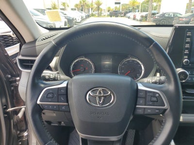 2022 Toyota Highlander LE
