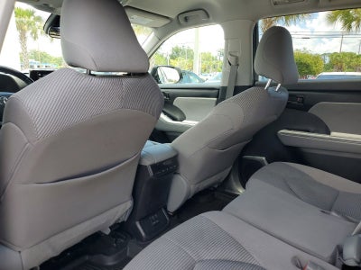 2022 Toyota Highlander LE