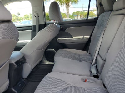 2022 Toyota Highlander LE