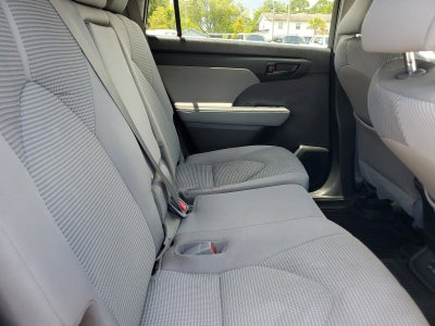 2022 Toyota Highlander LE