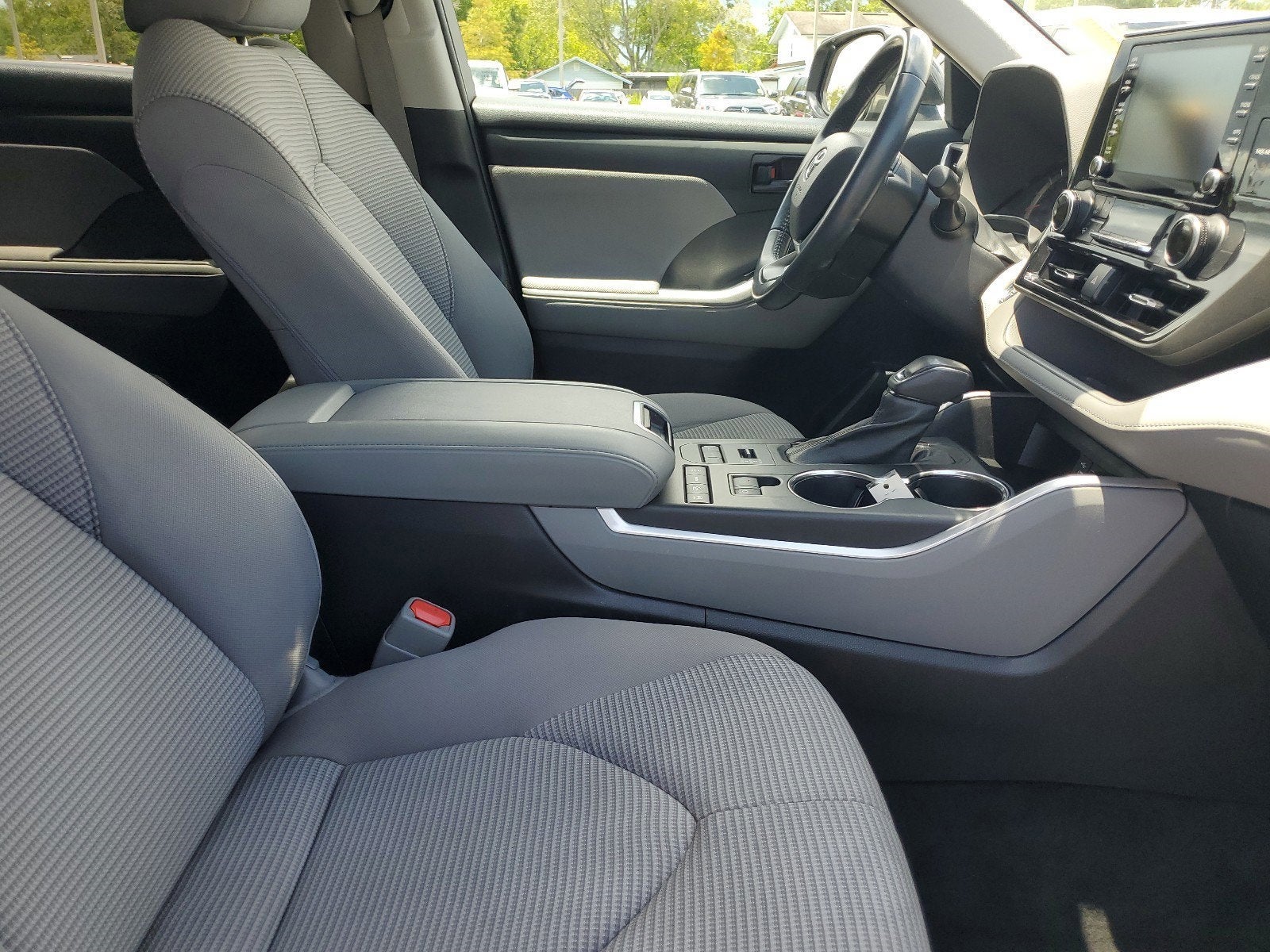 2022 Toyota Highlander LE