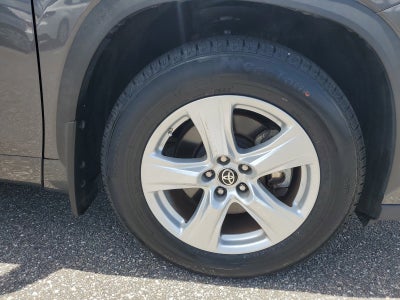 2022 Toyota Highlander LE