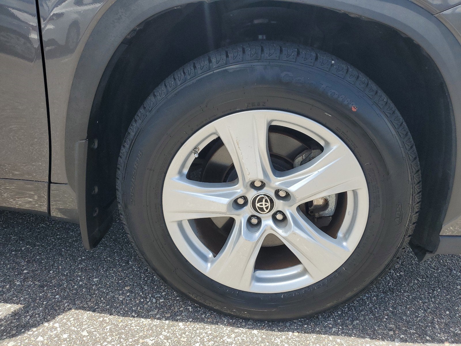 2022 Toyota Highlander LE