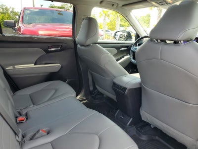 2023 Toyota Highlander XLE