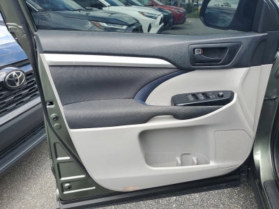 2019 Toyota Highlander LE