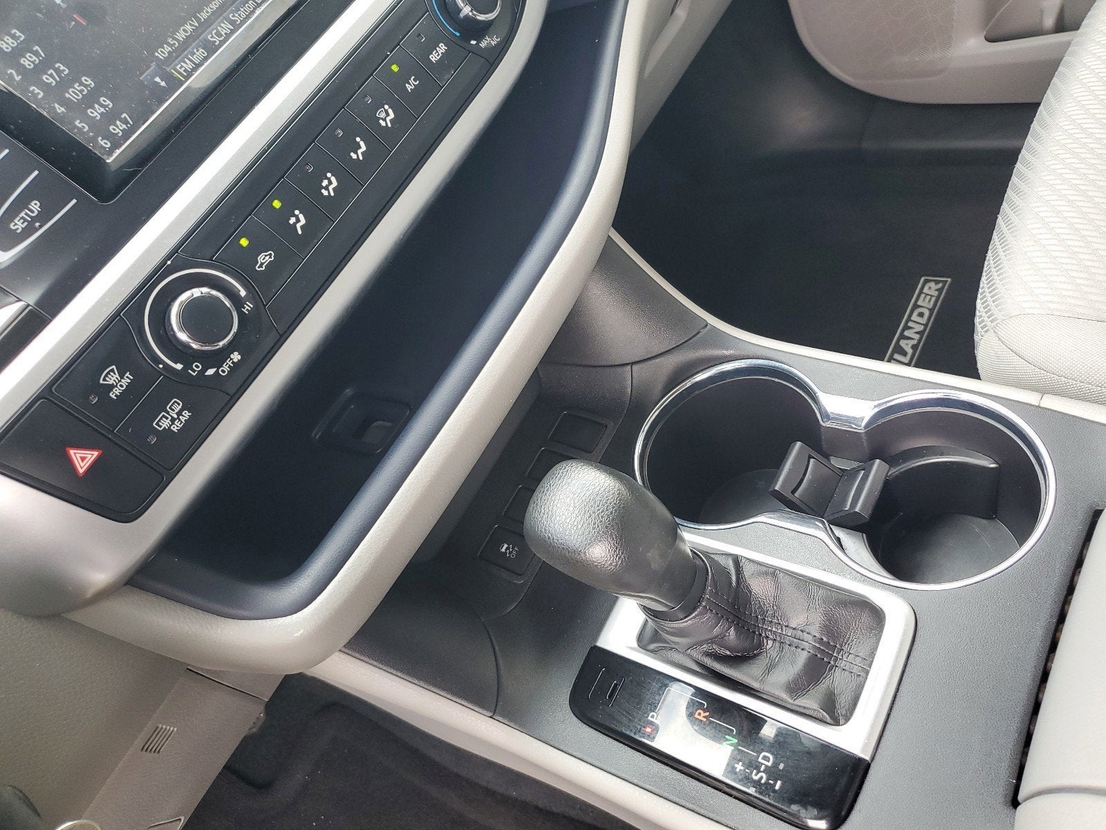 2019 Toyota Highlander LE