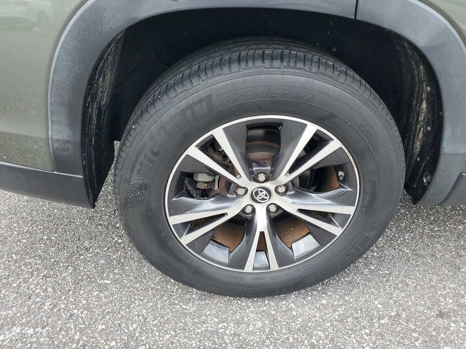 2019 Toyota Highlander LE