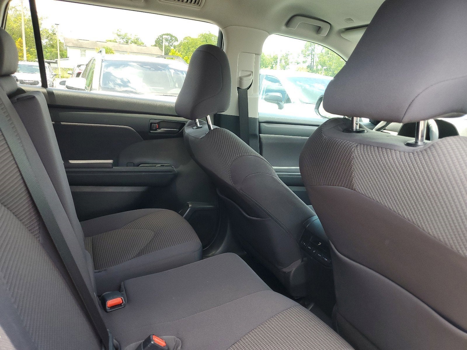 2021 Toyota Highlander LE