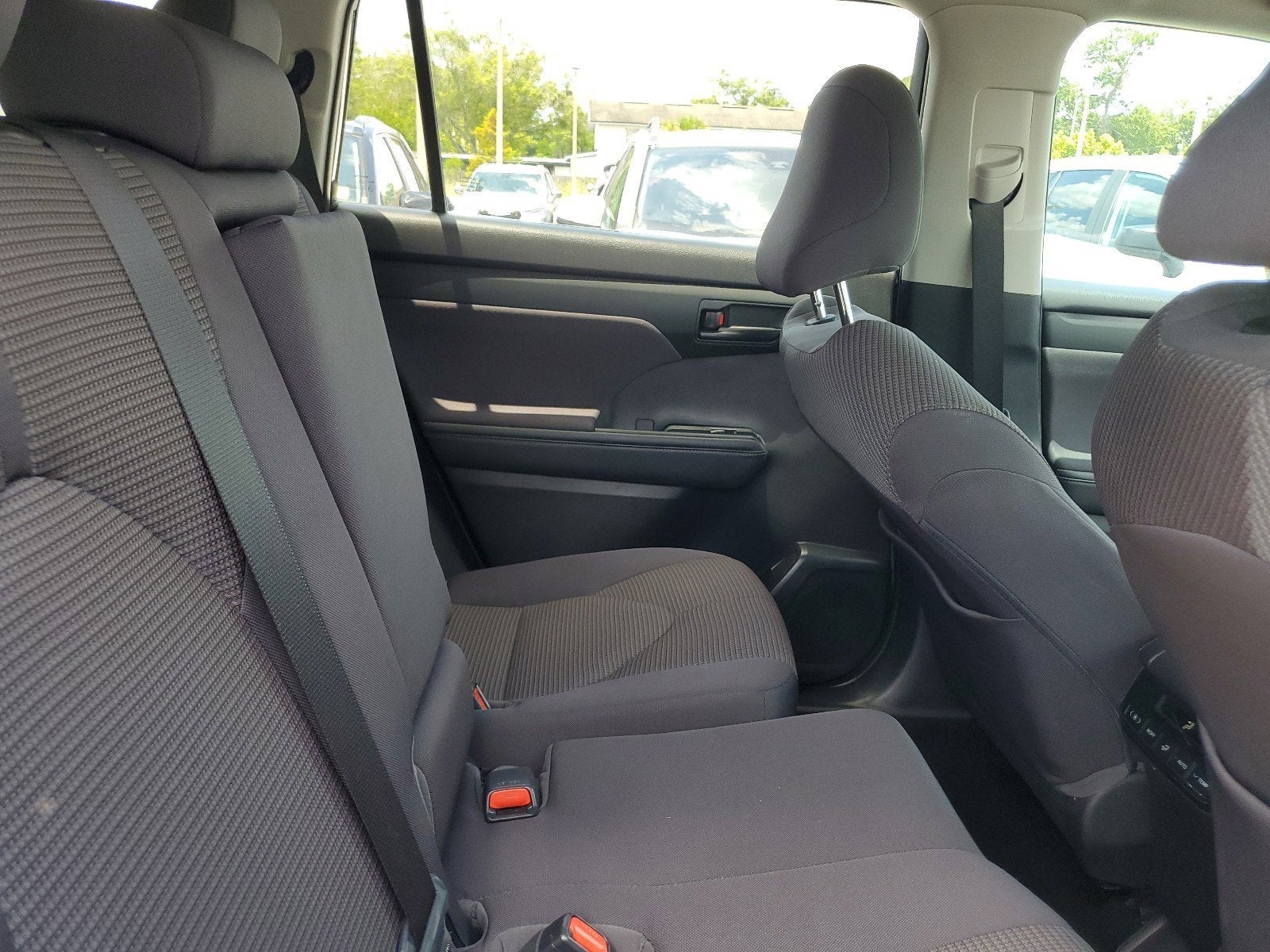 2021 Toyota Highlander LE