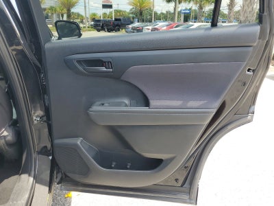 2021 Toyota Highlander LE