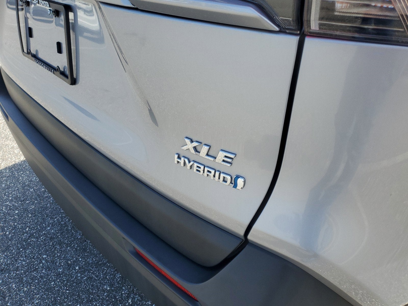 2020 Toyota RAV4 Hybrid XLE
