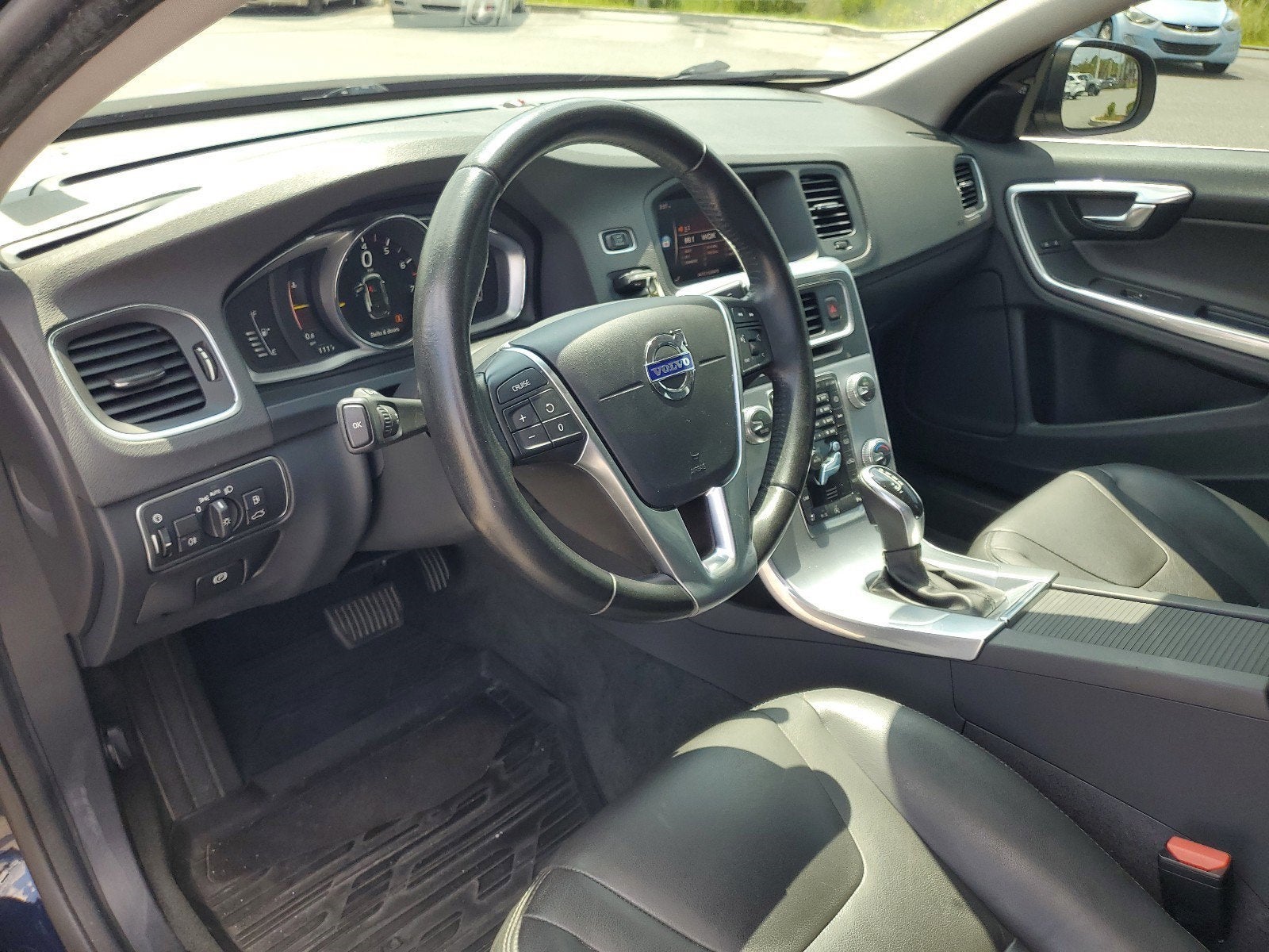 2017 Volvo V60 Premier