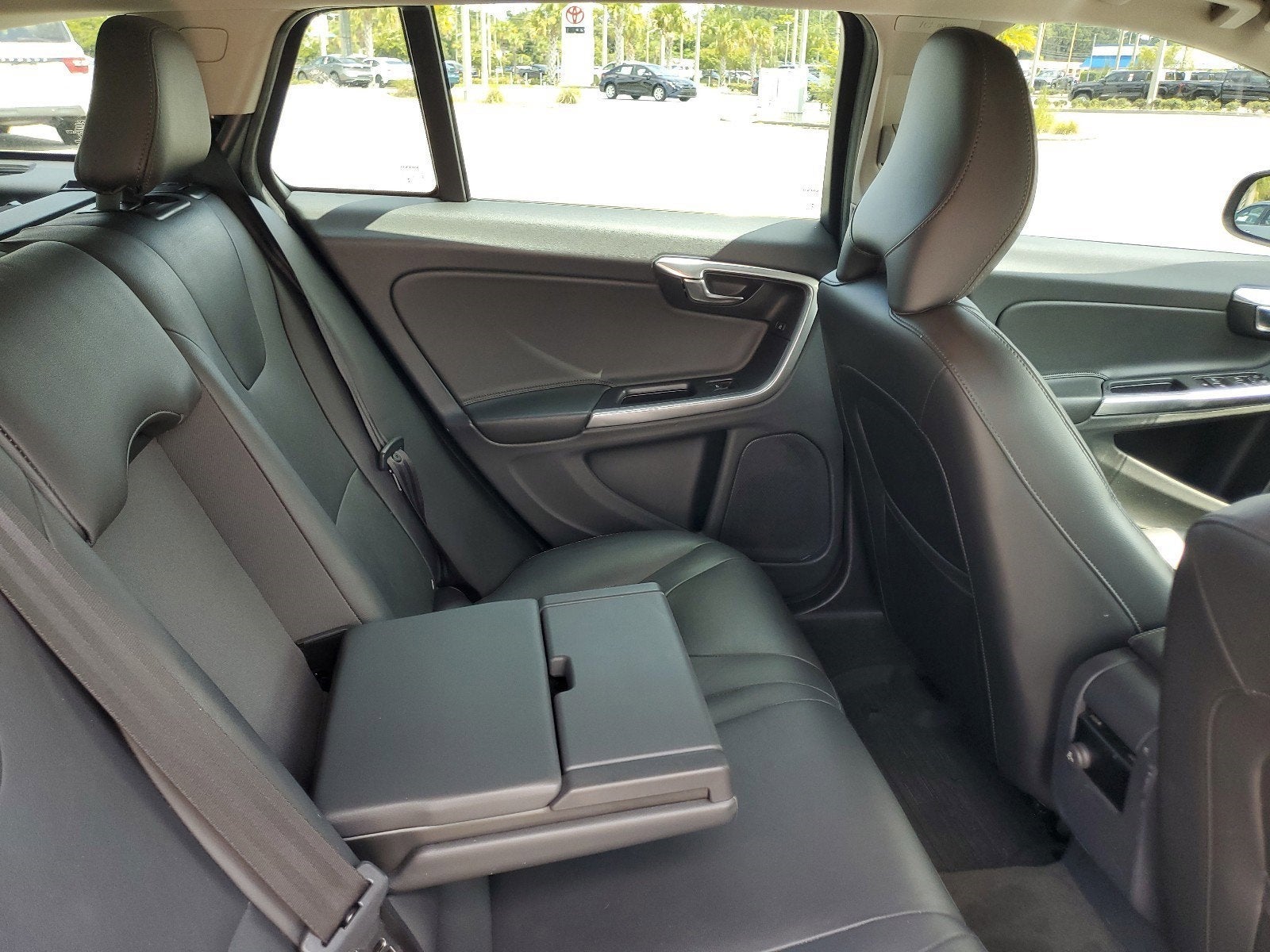 2017 Volvo V60 Premier