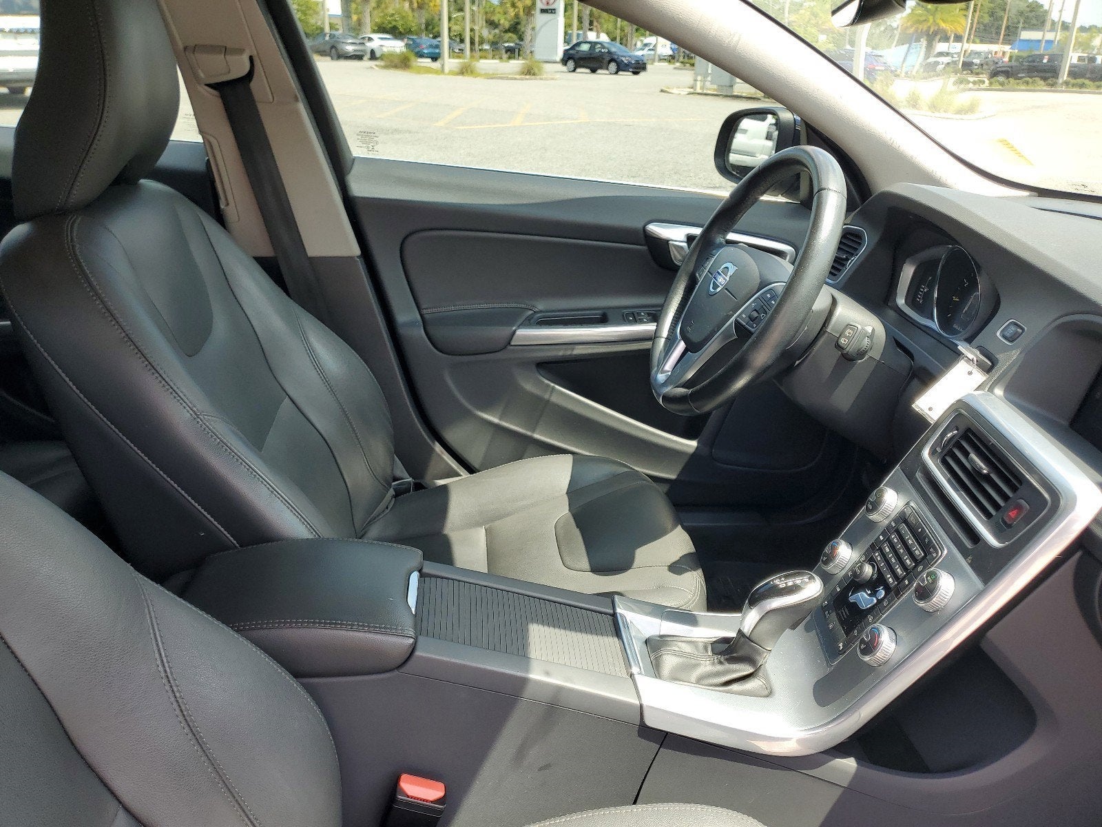 2017 Volvo V60 Premier